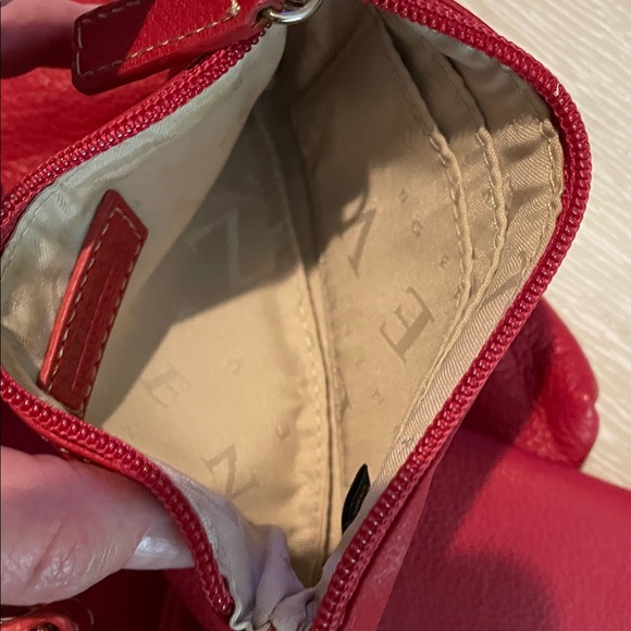 Levenger Chic Red Crossbody Bag
3 Interchangeable Pouches - Picture 7 of 7